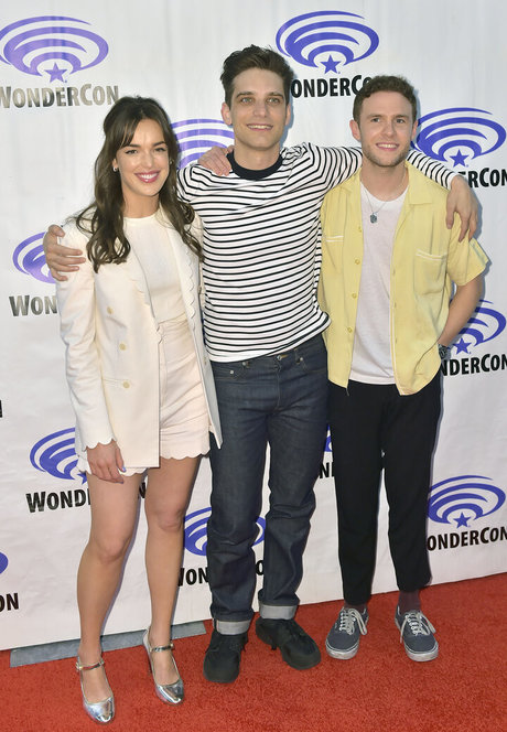 Elizabeth Henstridge star nice galleries