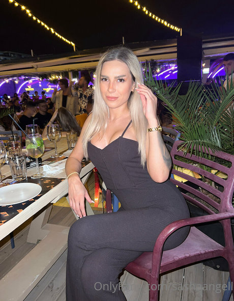 sashaangell star hot pics