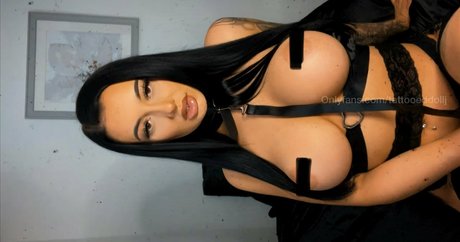 Tattooeddollj star exclusive pics