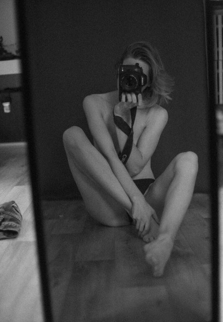 ivi ivinskaya nude pornstar pic