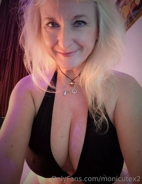 monicutex2 nudes model picture