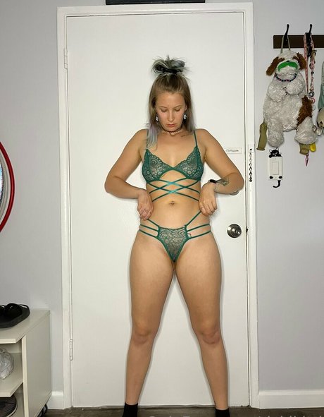 rickikitti sexy star img