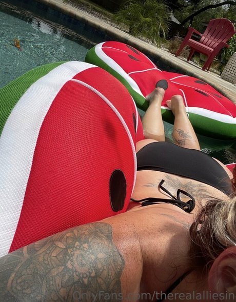 Allie Sin hd pornstar pics