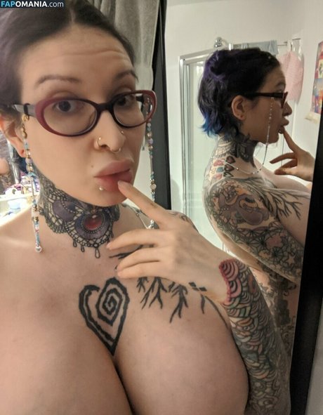 Ariane Saint Amour s star hot pic