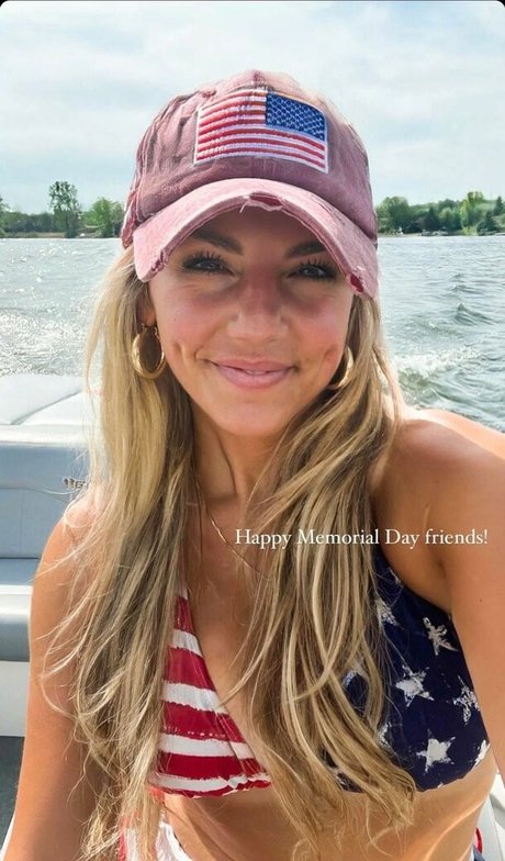 Annie Agar pornographic star img