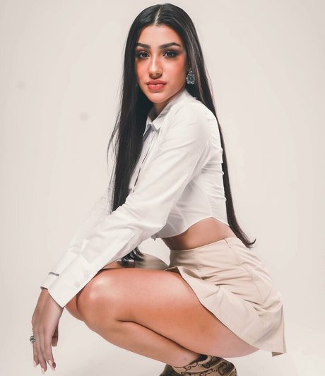 Bia Miranda beautiful star pictures