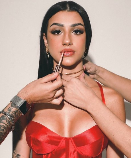 Bia Miranda exclusive star photo