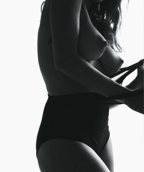 Luana Piovani star nudes photo