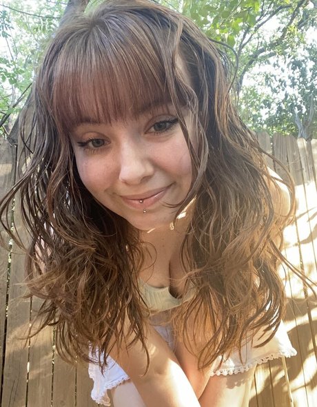 CruelRice naked star picture