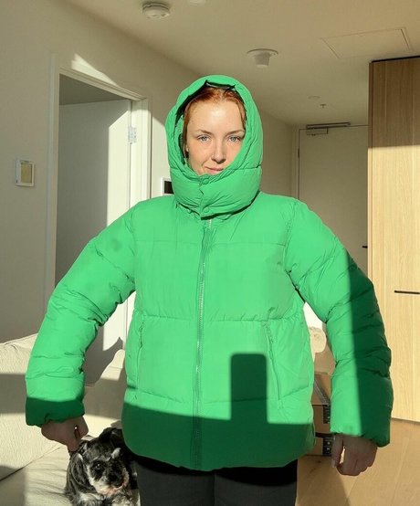 Tannar Eacott model nice archive