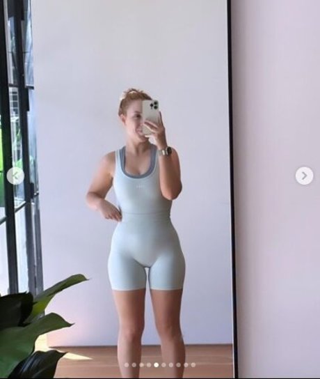 Tannar Eacott model adult pics