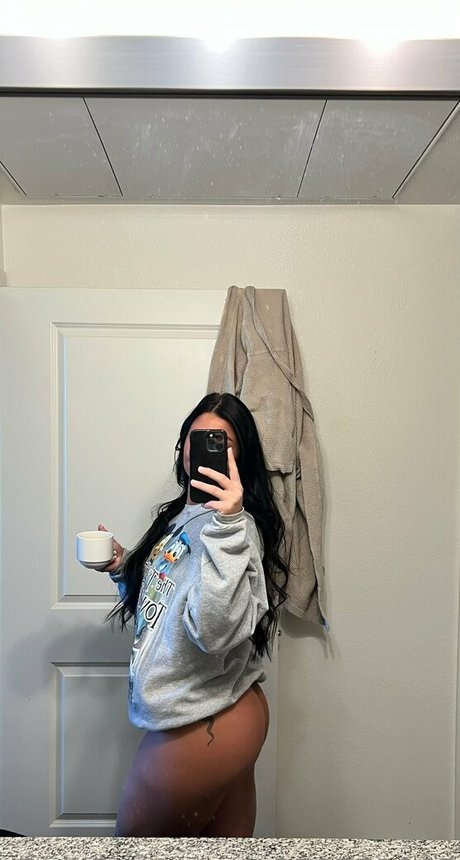 Tana Hennessey star exclusive galleries