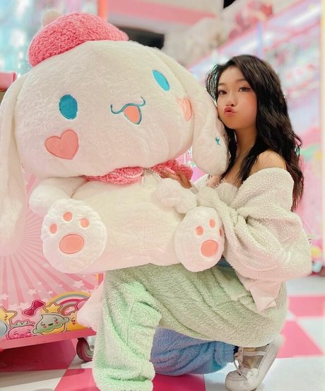 Fruitypoppin model adult img