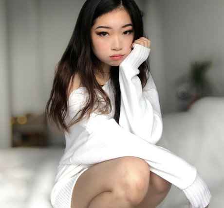 Fruitypoppin pornstar beautiful images