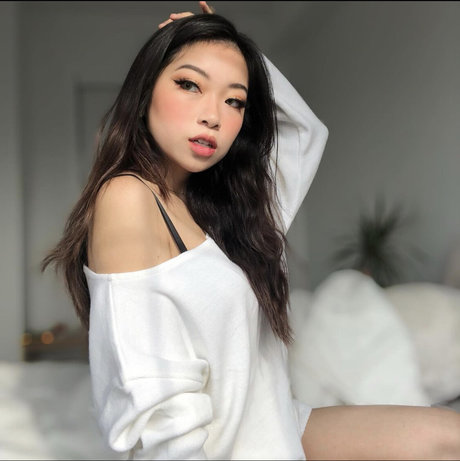Fruitypoppin model sex photo