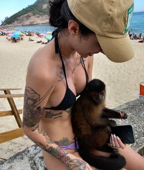 Caputile pornographic model picture