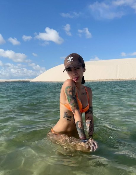 Caputile adult model image