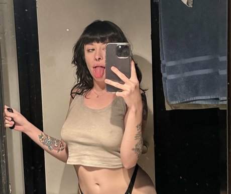 Strawberry bb pornstar erotic gallery