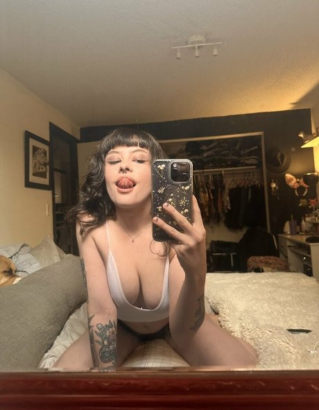 Strawberry bb model erotic photos