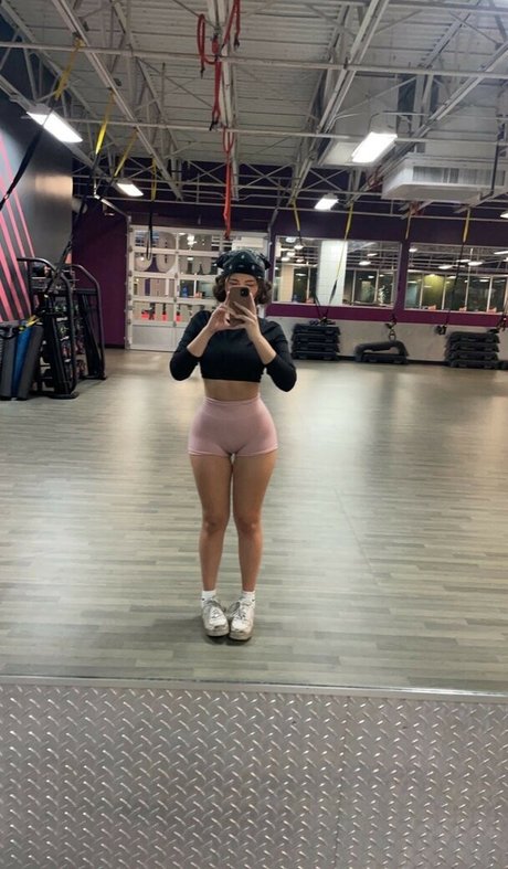 niaarellano star perfect galleries