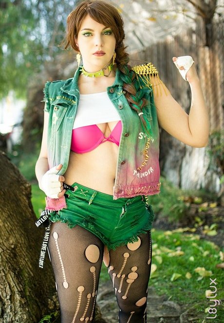 Khainsaw star nude photo