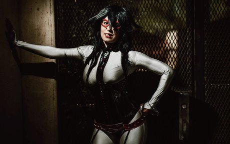 Khainsaw sex model images