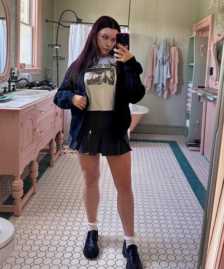 LivBev xxx star images