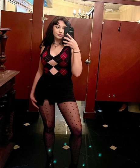 LivBev model pornographic photos