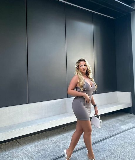 LAURA GOLD adult model photo