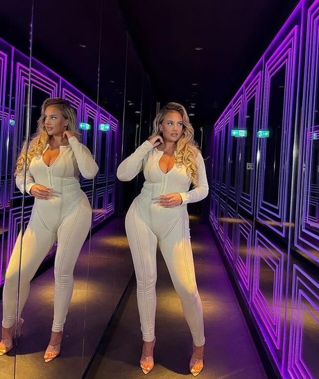 LAURA GOLD perfect model photos