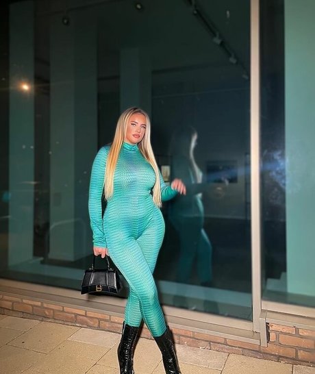 LAURA GOLD adult model pics