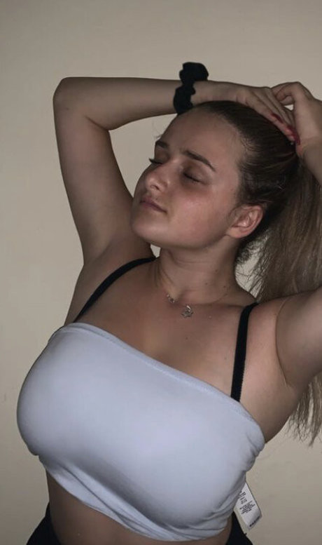 Abby J exclusive actress img