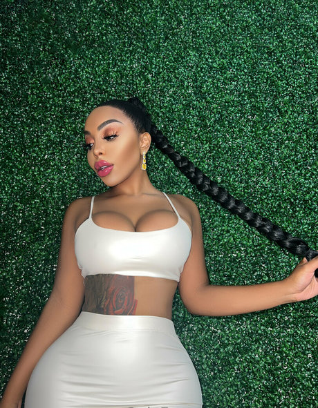 erikayrose hot star archive