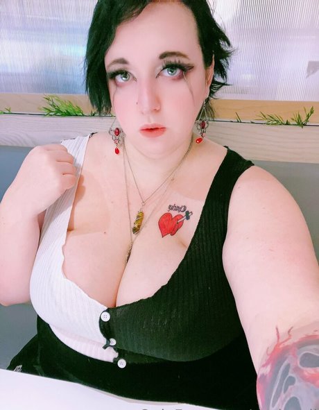 ccolosall porn model pictures