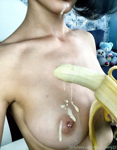 dorasexplorer pornstar naked photo