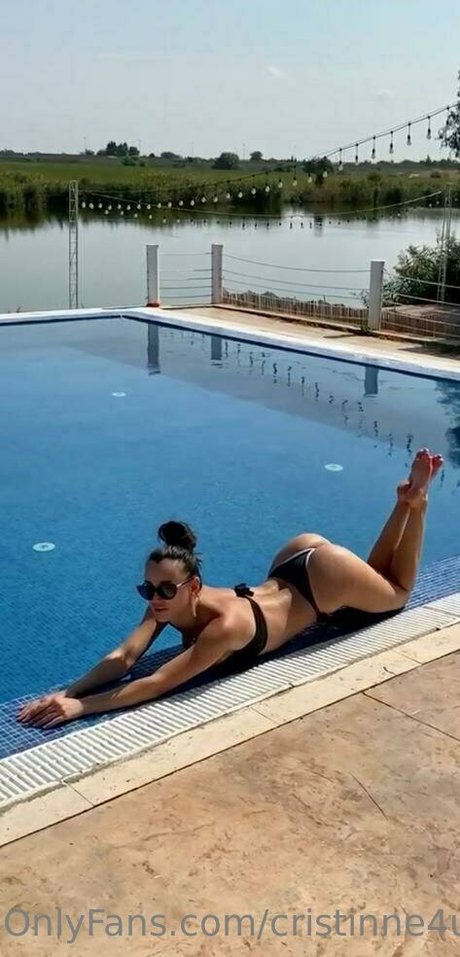 Cristinne4u model top image