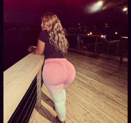 WhiteGirlRoseee perfect actress gallery