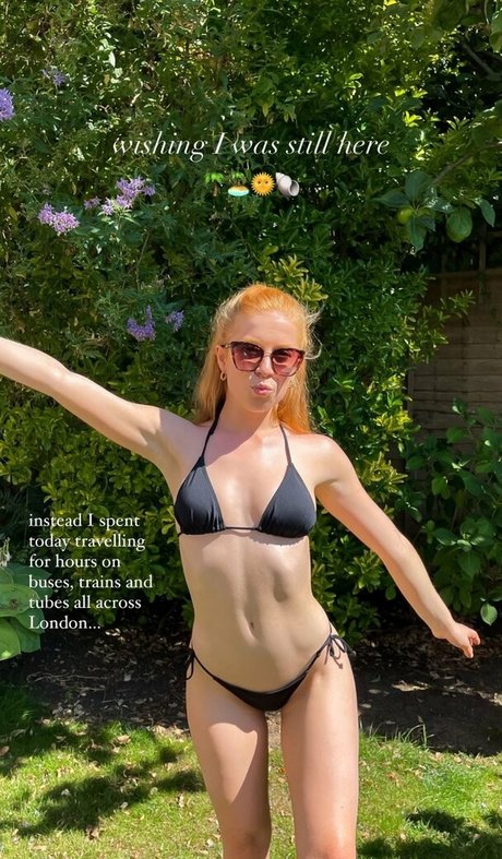 Rosyshimmer erotic actress pic