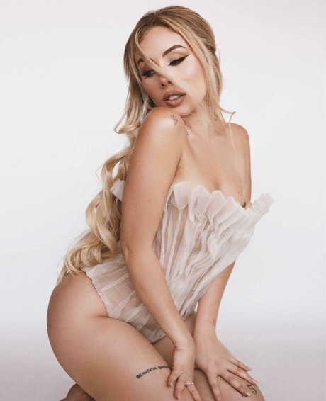 Maya Mazor pornographic star pictures