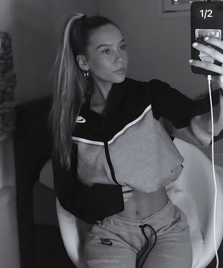 iidaamilda erotic star pic