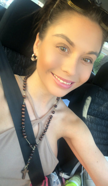 Sabrisse hd actress image