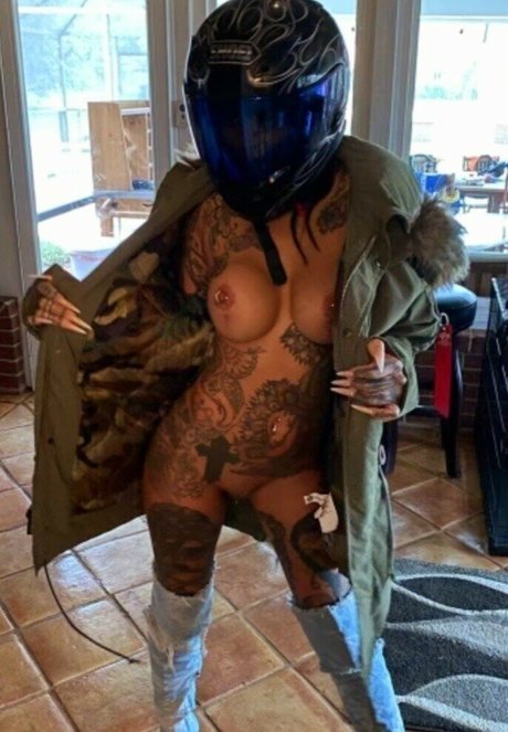 Amanda McNair art actress pic