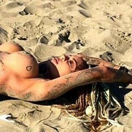 Amanda McNair nudes star images