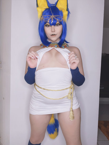 natylikespizza art model photo