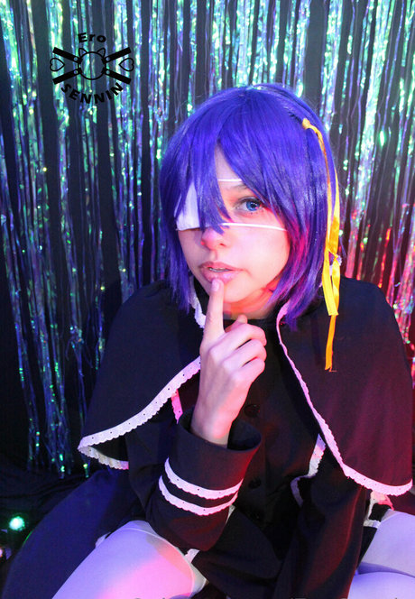 erosennin01 adult model picture