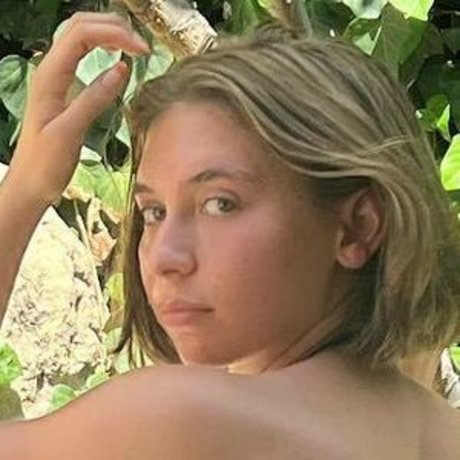 Salah Jeffries model free pictures