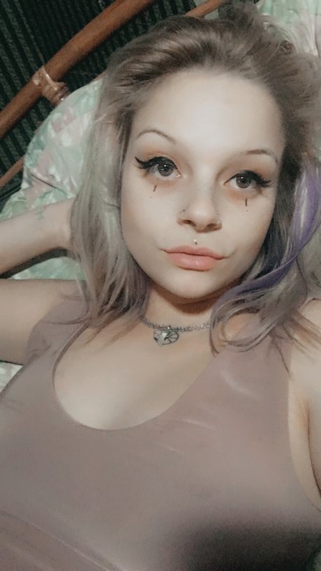 May May exclusive model photos