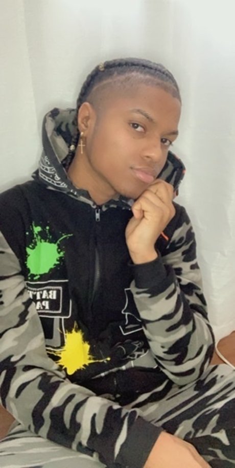 OfficialMikey242 model top pic