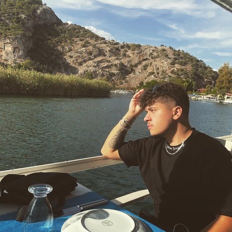 Halb hd star picture