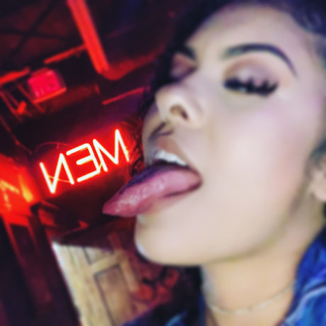 LaChina nude actress pictures